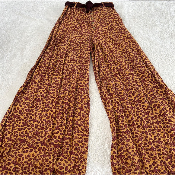 Free People Bennie Leopard Print Button Fly Wide Leg Pants Sz 4 Boho Indie Art - Picture 2 of 10